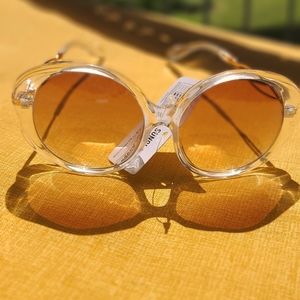 2 Pairs of sunglasses